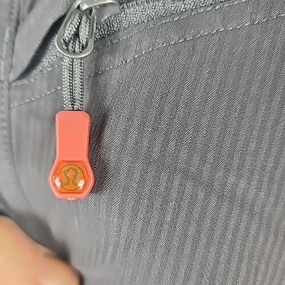 LULULEMON Men's Dance Studio Pants Gray Striped Size L 33" Inseam EUC - Picture 7 of 10